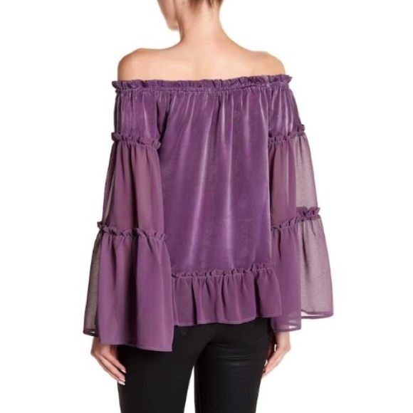 Harlowe & Graham Silky Off-Shoulder Bell Sleeve Tp - Picture 2 of 7